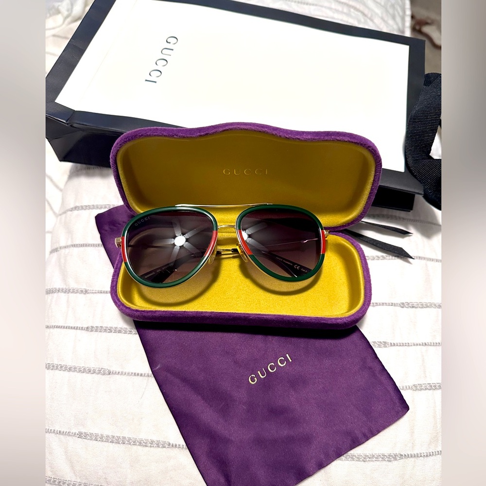Gucci Aviator sun glasses